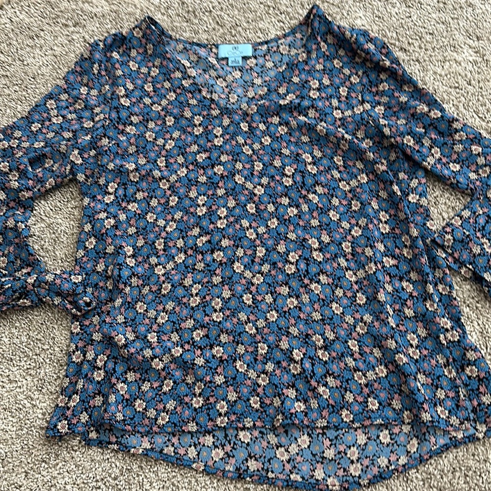 Cece blouse size S